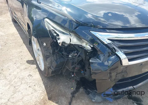 2015 Nissan Altima 2.5 Sv z USA, uszkodzony, nr VIN 1N4AL3AP6FC153567